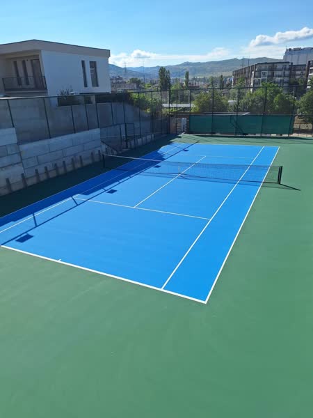 ლისის ჩოგბურთის კლუბი — ფოტო